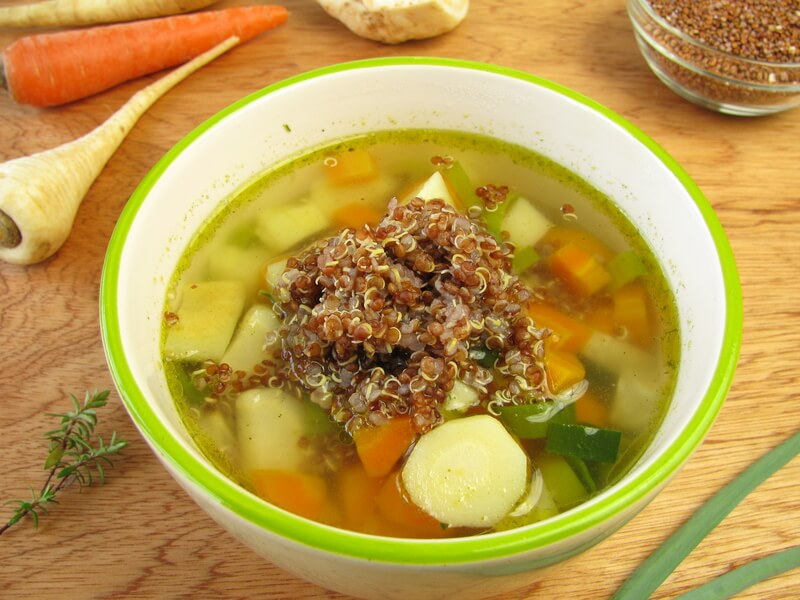 מרק קינואה וירקות